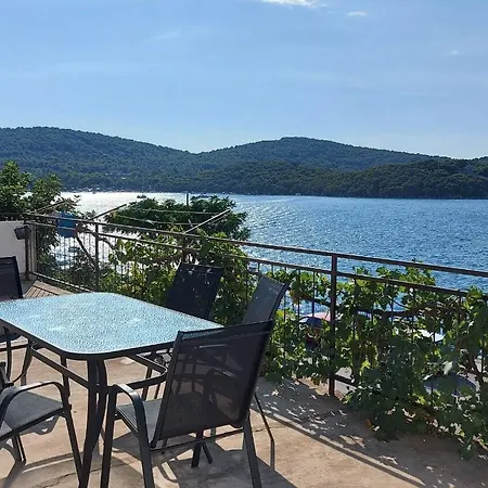 Bila - 15m From The Sea Tisno